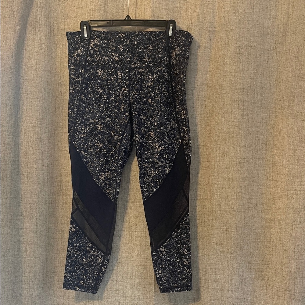 Athleta Blue Patterned capri Leggings
